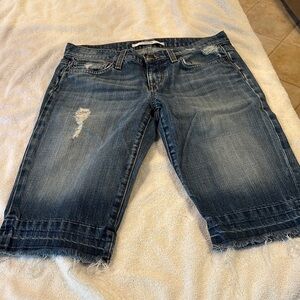 Casual Distressed Denim Capris